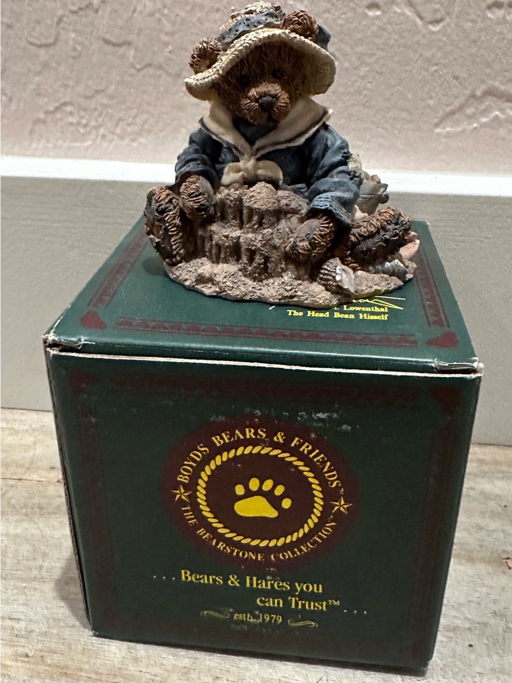 Vintage Boyds Bears & Friends "Wilson at the Beach" figurine (Style #2020-06)
